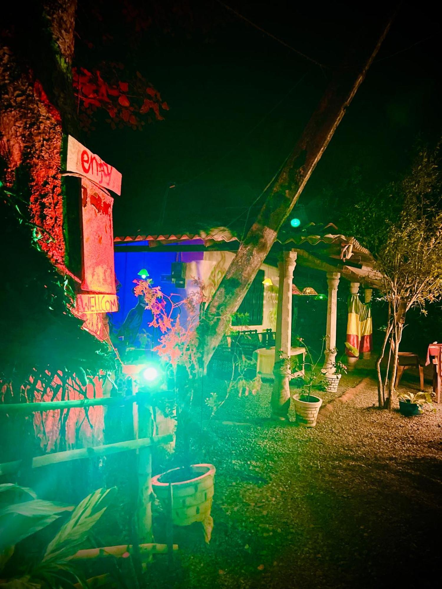 Reggae Paradise Hostel Sigiriya Ngoại thất bức ảnh